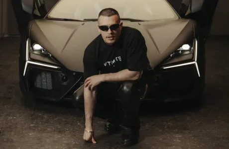 Don Xhoni paralajmëron “Ça tha” me një mesazh të drejtpërdrejtë për estradën